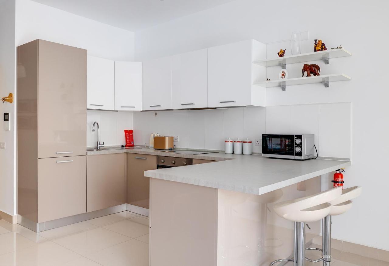 Prime Location Apartment With Side Seaviews Sliema Bagian luar foto