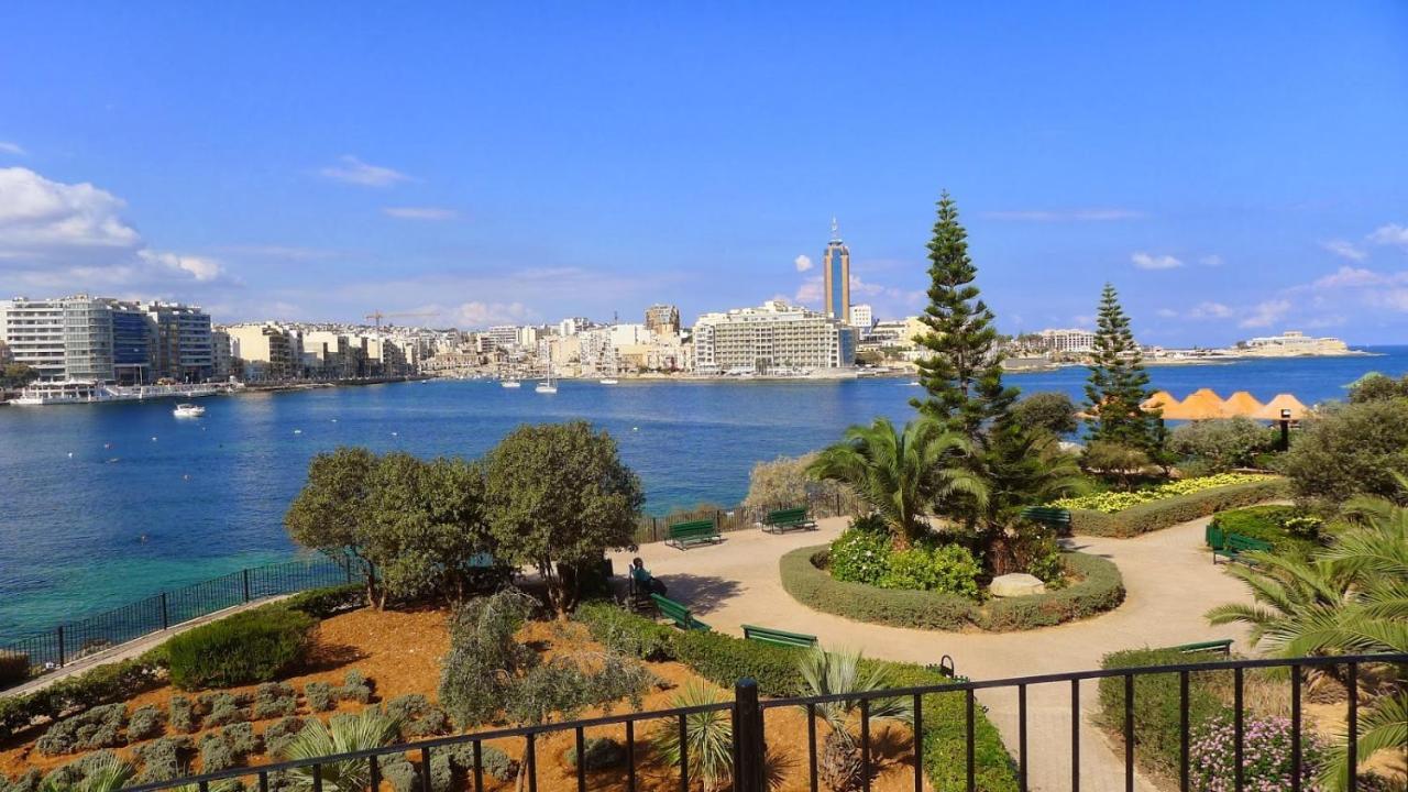 Prime Location Apartment With Side Seaviews Sliema Bagian luar foto